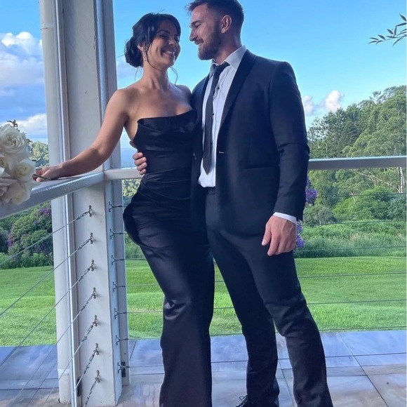 House of CB ‘Adrienne’ Black Satin Strapless Dress - Picture 11 of 15